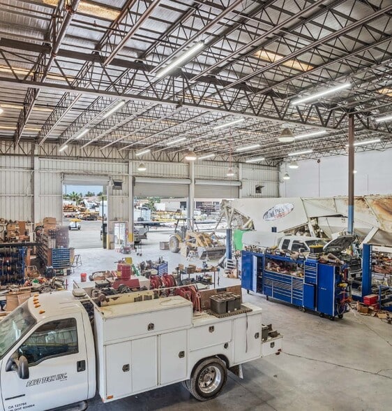 More Photos Of 924 W Rialto Ave, Rialto Warehouse For Lease