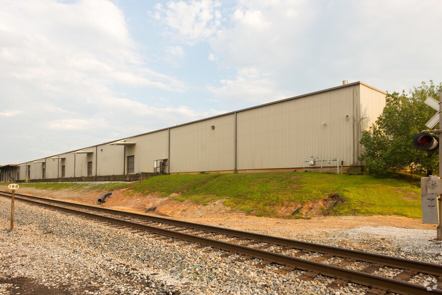 More Photos Of 10400 Technology Dr, Cottondale Warehouse For Sale