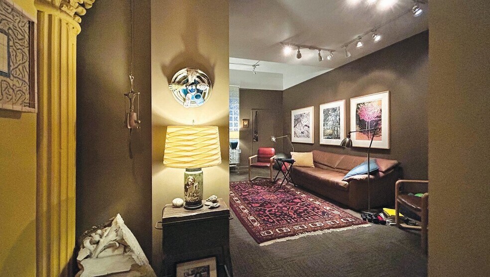 More Photos Of 1940 5th Ave, Pittsburgh Office For Sale