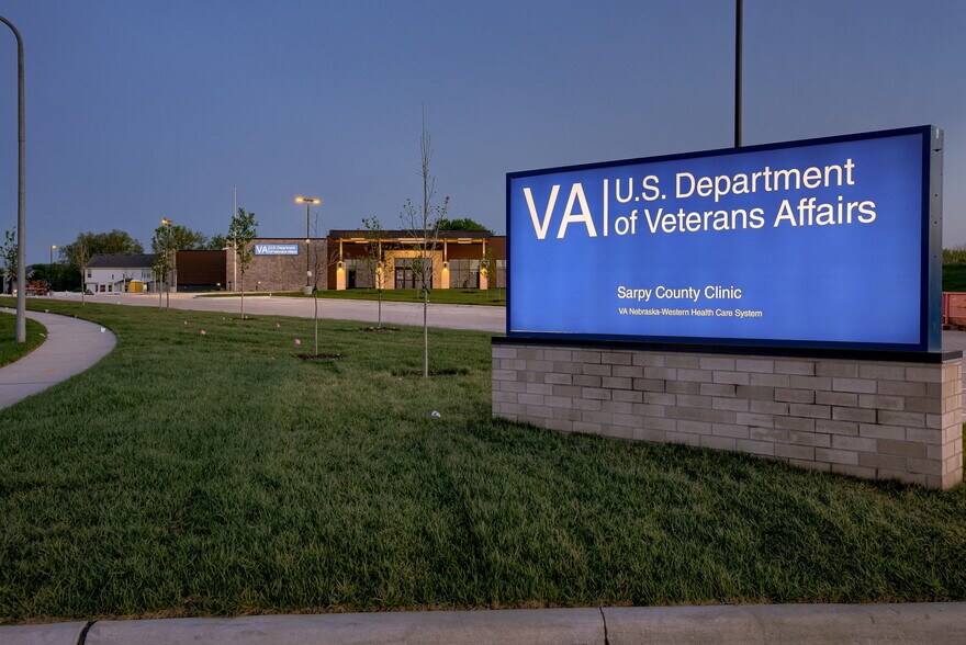 More Photos Of 1330 Jersey St, Papillion Hospital For Sale