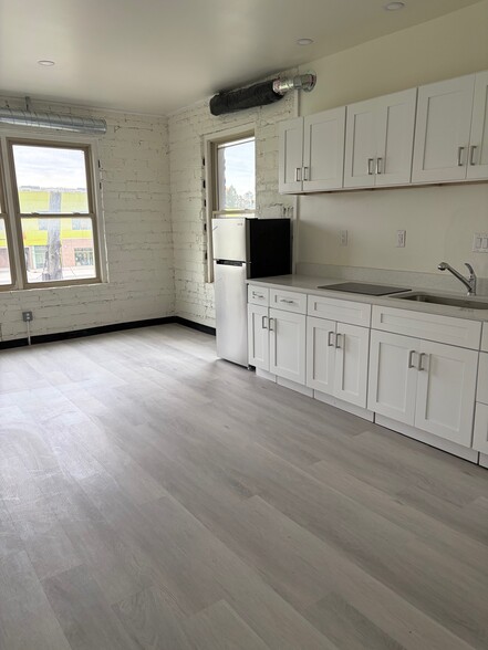 More Photos Of 30 E Philadelphia St, Detroit Apartments For Sale