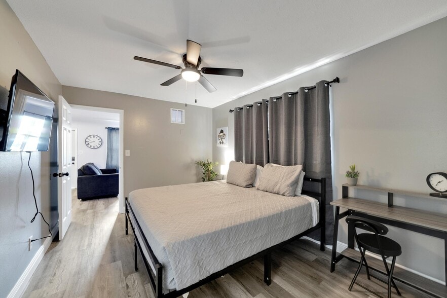 More Photos Of 4513 W McElroy Ave, Tampa Apartments For Sale