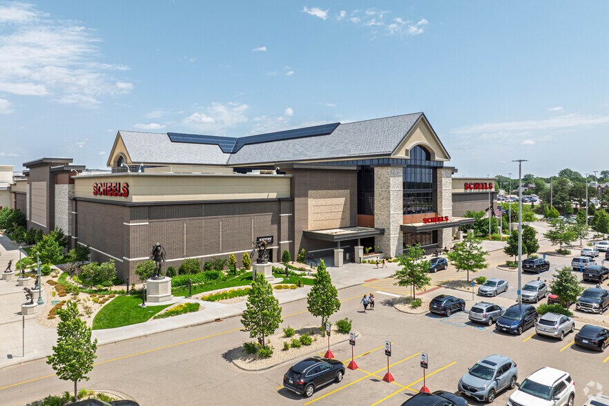 More Photos Of 8251 Flying Cloud Dr, Eden Prairie Unknown For Lease