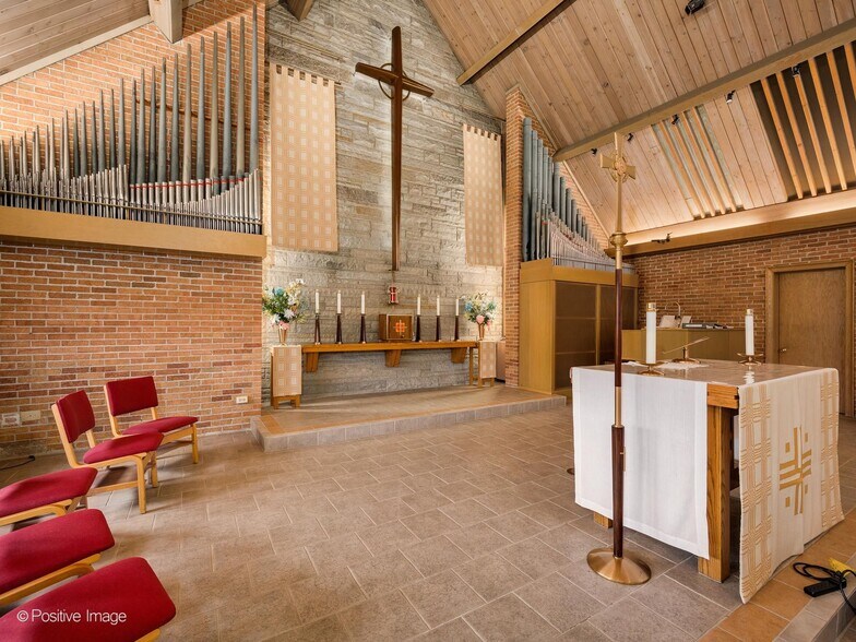 More Photos Of 9000 Kildare Ave, Skokie Specialty For Sale