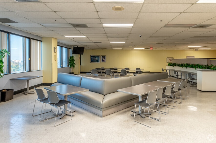 More Photos Of 625 N Grand Ave, Santa Ana Office For Sale