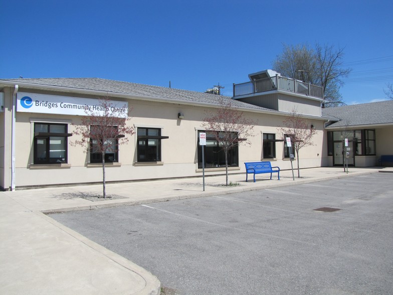 Primary Photo Of 177 King St, Port Colborne Office For Lease