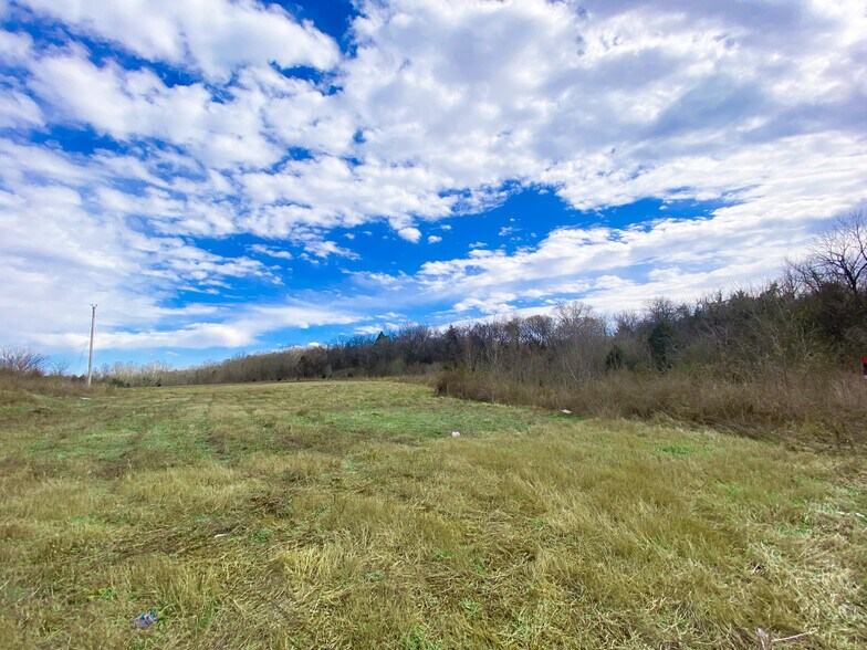 More Photos Of Bear Creek Pike @ I 65, Columbia Land For Sale