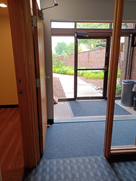 More Photos Of 32905 W 12 Mile Rd, Farmington Hills Medical For Sale