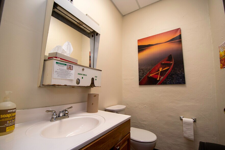 More Photos Of 904 Water St, Peterborough Freestanding For Lease