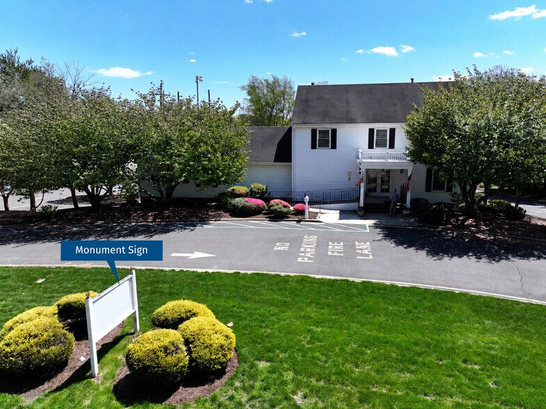 Primary Photo Of 1045 Sally Ike Rd, Brick Medical For Sale