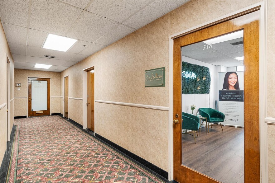 More Photos Of 610 Marshall St, Shreveport Office For Sale