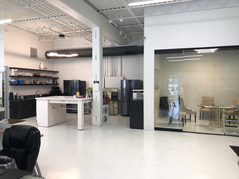 More Photos Of 445 Plasamour Dr NE, Atlanta Light Distribution For Lease