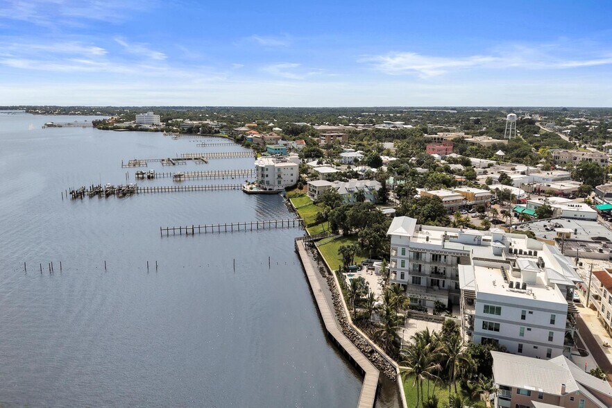 More Photos Of 37-41 SW Seminole St, Stuart Apartments For Lease