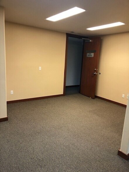 More Photos Of 3506 SE 66th Ave, Portland Storefront Retail Office For Lease