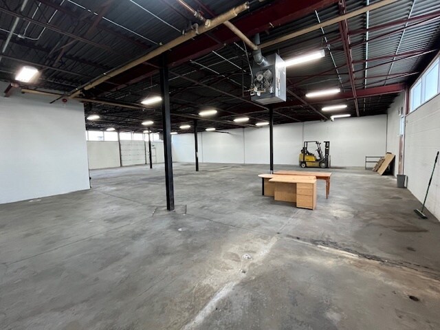 More Photos Of 161 Bartley Dr, Toronto Manufacturing For Lease