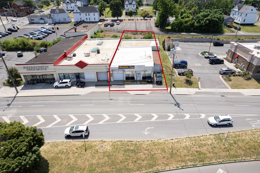 More Photos Of 1628 Erie Blvd E, Syracuse Flex For Sale