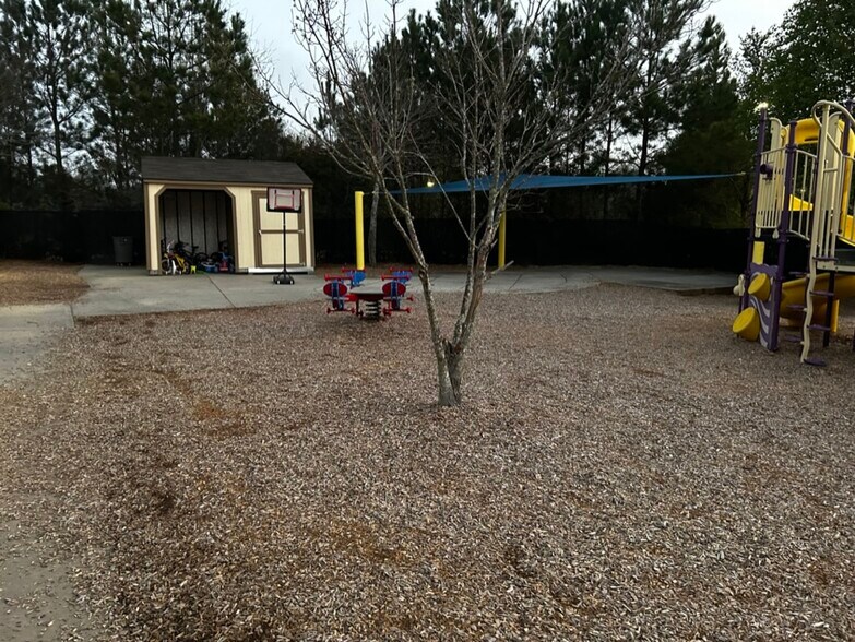More Photos Of 5845 Campbellton Rd SW, Atlanta Daycare Center For Sale