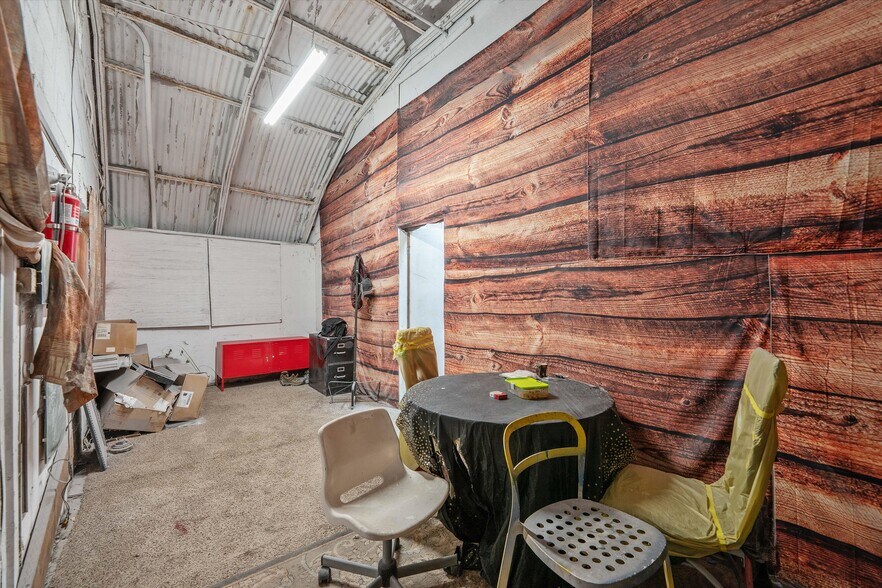 More Photos Of 8705 SE Foster Rd, Portland Manufacturing For Sale