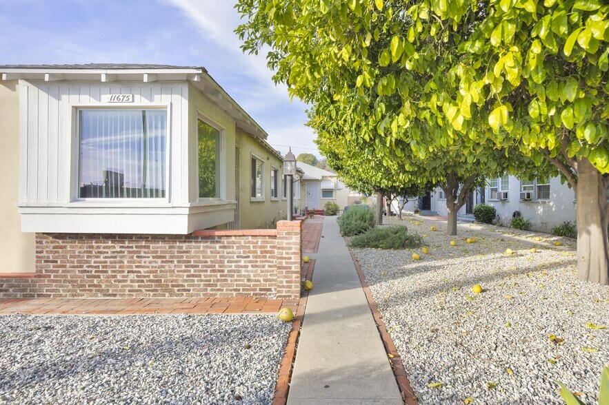 More Photos Of 11675 Magnolia Blvd, North Hollywood Apartments For Sale