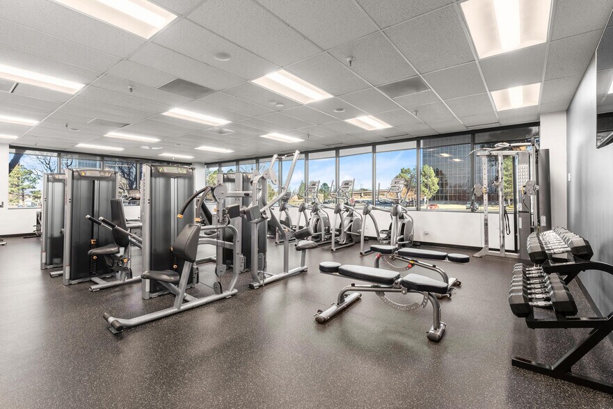 More Photos Of 3131 S vaughn Way, Aurora Unknown For Lease