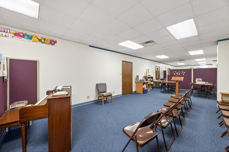 More Photos Of 11141 N Avenue L, La Porte Religious Facility For Sale