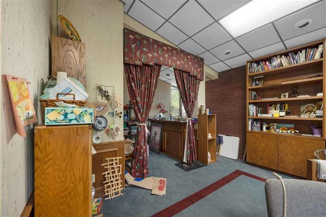 More Photos Of 816 W Gore Blvd, Lawton Office For Sale