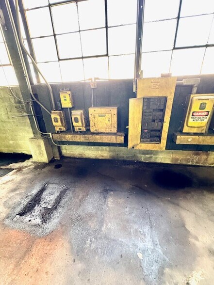 More Photos Of 295 Meadow Ave, Washington Warehouse For Sale