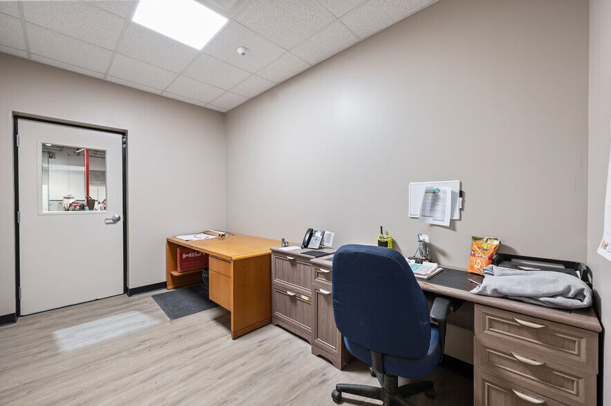 More Photos Of 4889 Alliance Dr, Mason Distribution For Sale