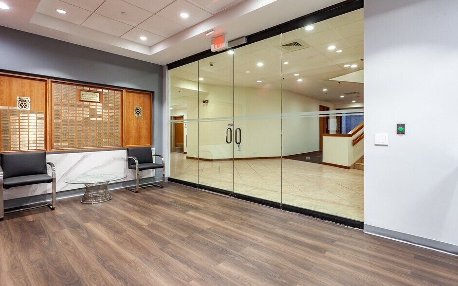 More Photos Of 1910 S Highland Ave, Lombard Medical For Lease