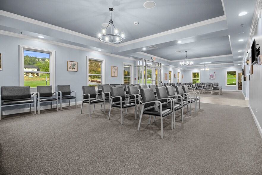 More Photos Of 803 Meyers Baker Rd, London Healthcare For Sale