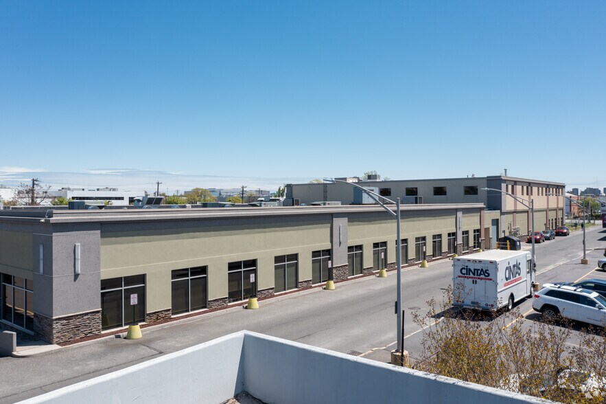 More Photos Of 623 Stewart Ave, Garden City Office For Lease
