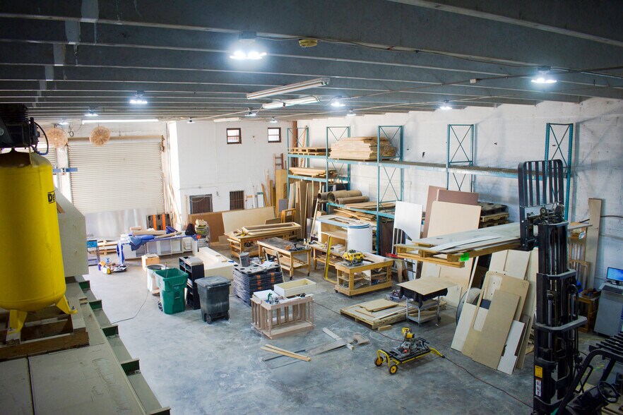 More Photos Of 8497-8499 NW 54th St, Doral Warehouse For Sale