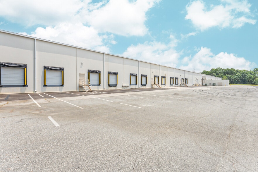 More Photos Of 4336 Federal Dr, Greensboro Unknown For Lease