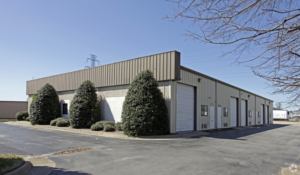 More Photos Of 908 Executive Ct, Chesapeake Warehouse For Lease