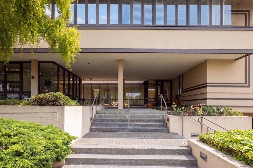 More Photos Of 400 Camino Aguajito, Monterey Office For Sale