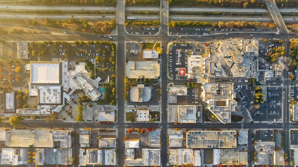 More Photos Of 100 Willow Plz, Visalia Medical For Sale