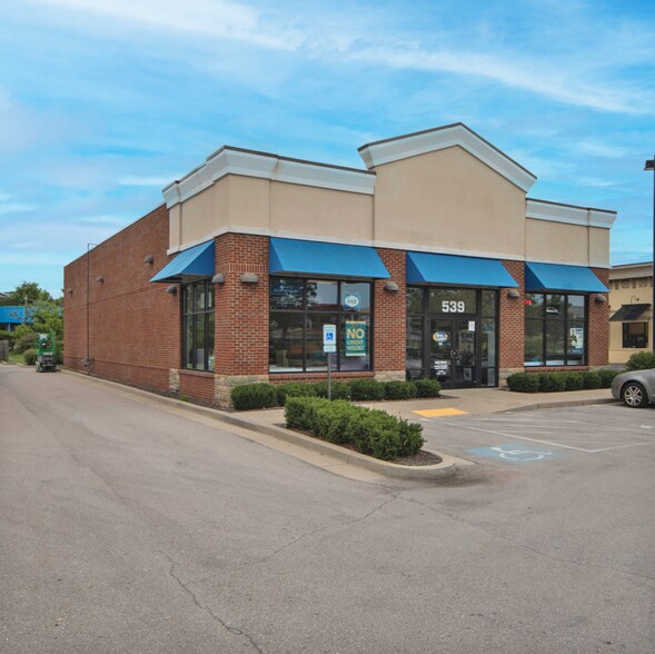 More Photos Of 539 W New Circle Rd, Lexington Freestanding For Lease