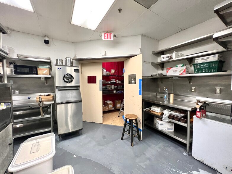 More Photos Of 223 Valencia Ave, Coral Gables Restaurant For Sale