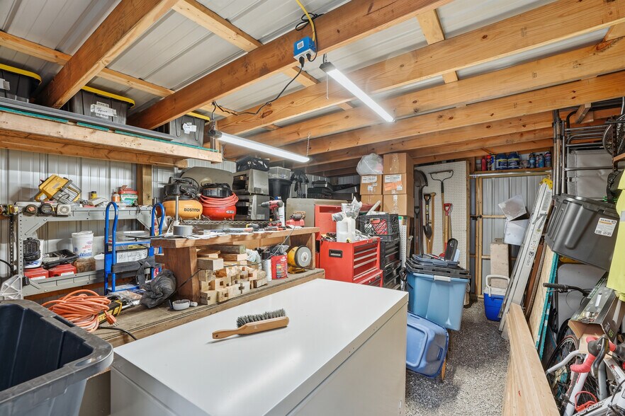 More Photos Of 4020 E Old US 30, Hamlet Restaurant For Sale