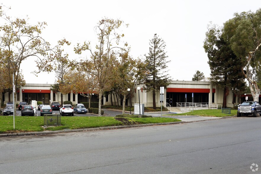 More Photos Of 3497-3535 Breakwater Ave, Hayward Research And Development For Lease