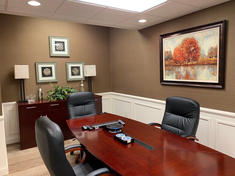 More Photos Of 105 W 4th St, Cincinnati Apartments For Lease