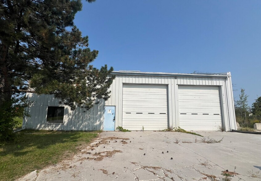 More Photos Of 105 Albert St S, Sunderland Industrial For Sale