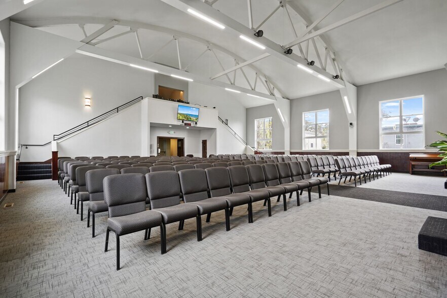 More Photos Of 1221 Oakdale Ave, San Francisco Religious Facility For Sale