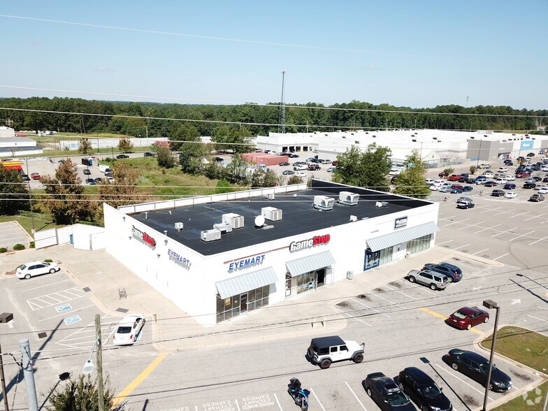 Primary Photo Of 1590 Skibo Rd, Fayetteville Unknown For Lease
