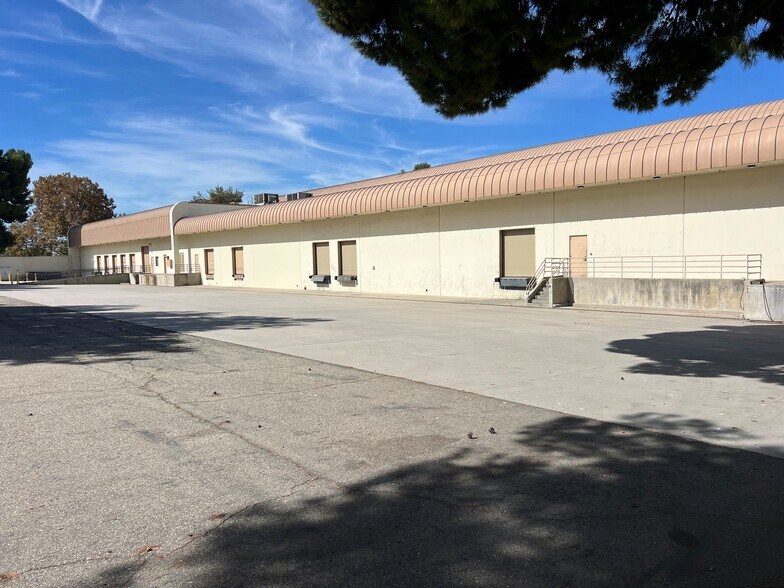 More Photos Of 115 N Del Rosa Dr, San Bernardino Warehouse For Lease