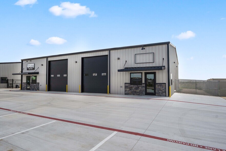 More Photos Of 2036 Seaborn Road Building 3 Suite A, Ponder Warehouse For Lease