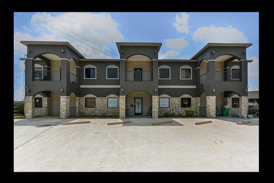 Primary Photo Of 20550 Townsen Blvd, Humble Loft Creative Space For Sale