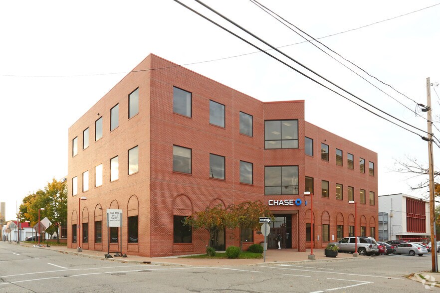 More Photos Of 111 E Court St, Flint Office Residential For Lease