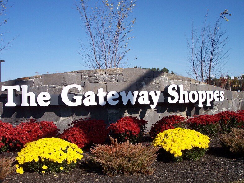More Photos Of 252-260 Payne Rd, Scarborough Freestanding For Lease