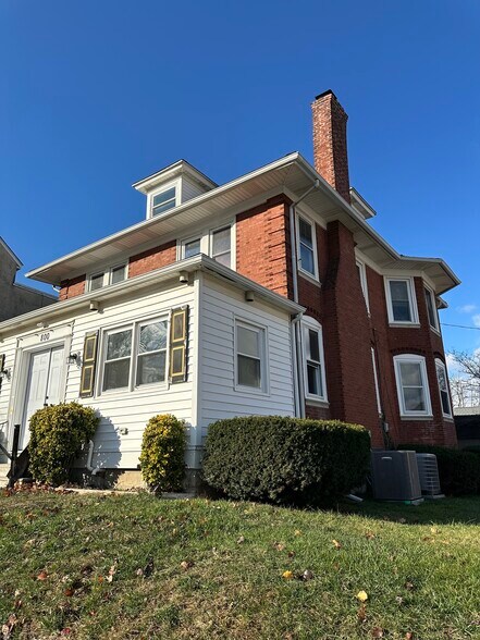 More Photos Of 800 Dekalb St, Bridgeport Storefront Retail Residential For Sale